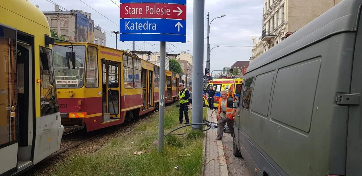 Wypadek w Łodzi: Na Zachodniej zderzyły się tramwaje. Uwaga na utrudnienia! [AKTUALIZACJA] - Zdjęcie główne