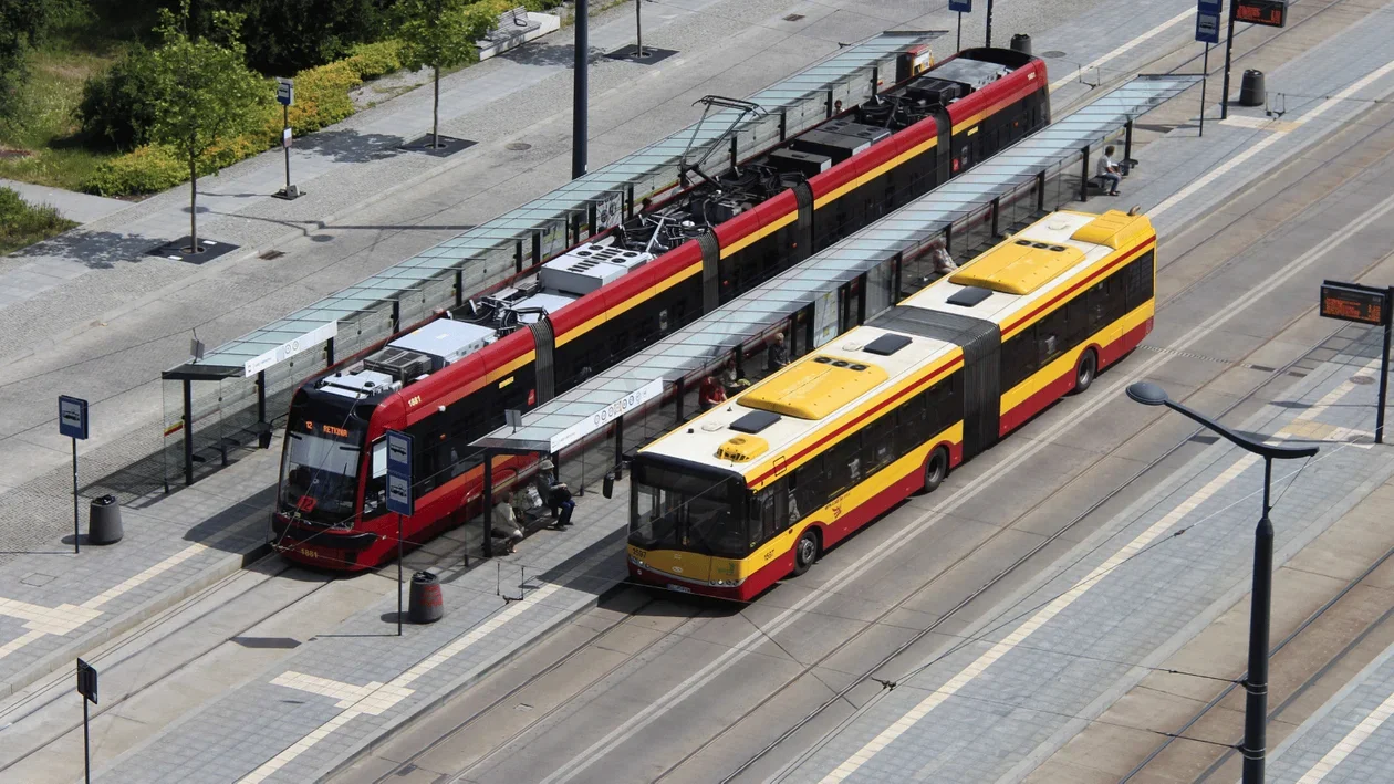 Zmiany w kursowaniu autobusów i tramwajów. Jak pojadą w pierwsze dni maja? - Zdjęcie główne