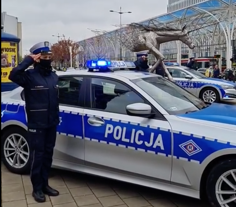 Wyjące syreny w centrum Łodzi. Łódzcy policjanci oddali cześć zamordowanemu funkcjonariuszowi [wideo] - Zdjęcie główne