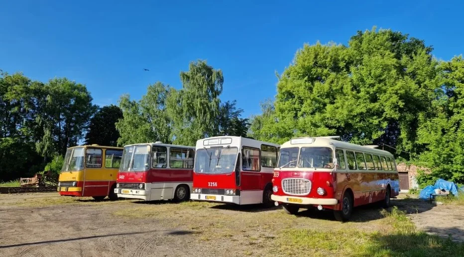 Łodzianie lubią "ogórki". Ponad 10 tysięcy osób przejechało się Łódzkimi Liniami Turystycznymi - Zdjęcie główne