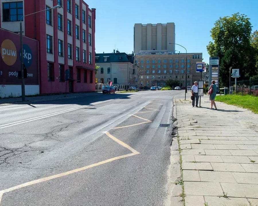 Szczegóły dotyczące zmian w kursowaniu autobusów podczas remontu ulicy Sterlinga. Jak pojadą linie 57, 85 i N4? - Zdjęcie główne