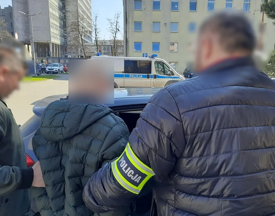 Widzewscy policjanci wytropili oszusta z Gdańska. Był w szoku, gdy zapukali do jego drzwi - Zdjęcie główne