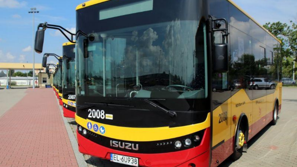 Nowe, niskopodłogowe autobusy mini, wyposażone w klimatyzację, wyruszyły na trasy - Zdjęcie główne