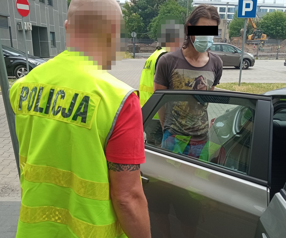 Policja Łódź. Napad na stację benzynową przy al. Śmigłego-Rydza w Łodzi - Zdjęcie główne