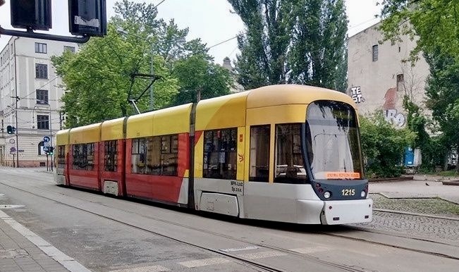 MPK Łódź. Z al. Politechniki znikną tramwaje. Utrudnienia czekają także kierowców [lista zmian] - Zdjęcie główne