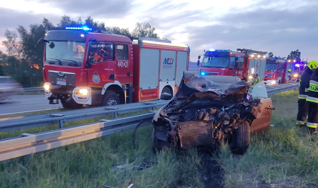 Śmiertelny wypadek na A2 w Łódzkiem. Zderzyło się pięć aut! Są utrudnienia w ruchu [AKTUALIZACJA] - Zdjęcie główne