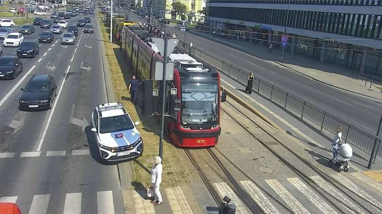 Potężne problemy z tramwajami MPK Łódź w centrum Łodzi. Wprowadzono komunikację zastępczą - Zdjęcie główne