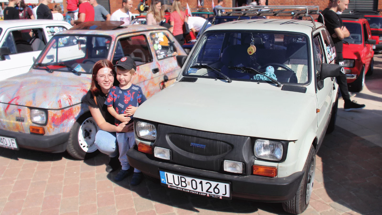 Zlot kultowych „maluchów” w Manufakturze. Na rynku zjawiło się prawie 250 fiatów [ZDJĘCIA] - Zdjęcie główne