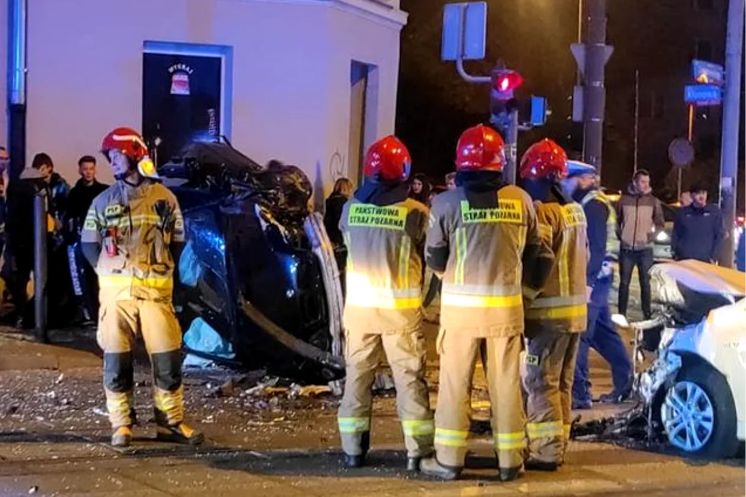 Groźny wypadek na Limanowskiego w Łodzi. Dwie osoby trafiły do szpitala - Zdjęcie główne
