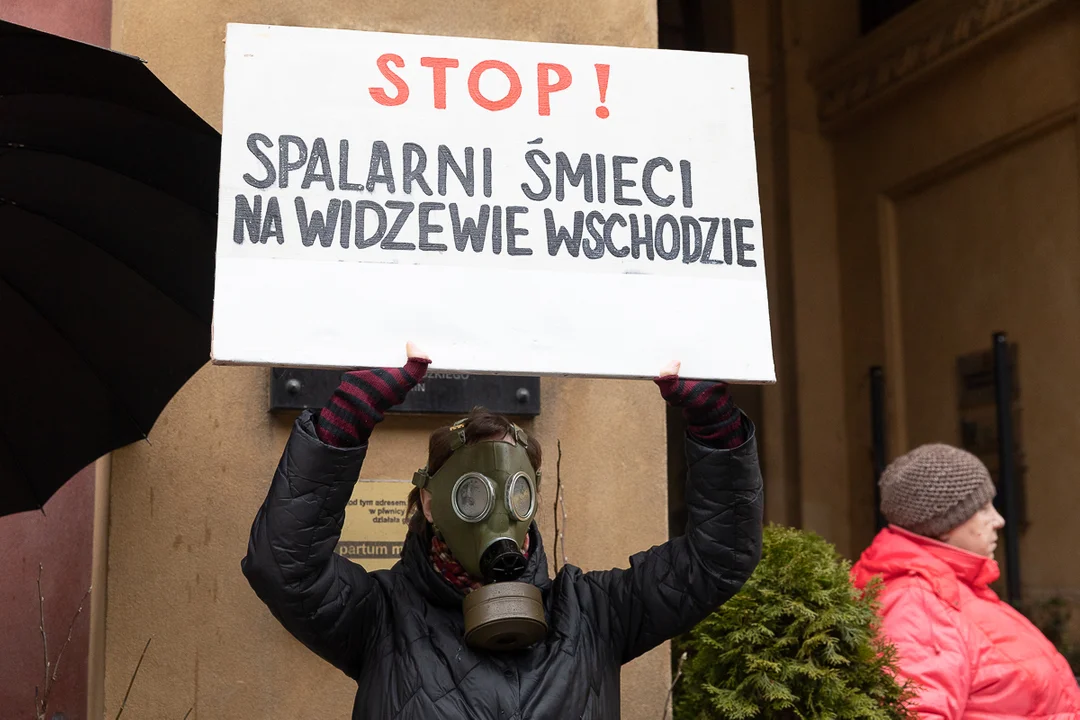 Ostry sprzeciw mieszkańców Łodzi. Mówią „nie” spalarni śmieci na Widzewie [zdjęcia] - Zdjęcie główne