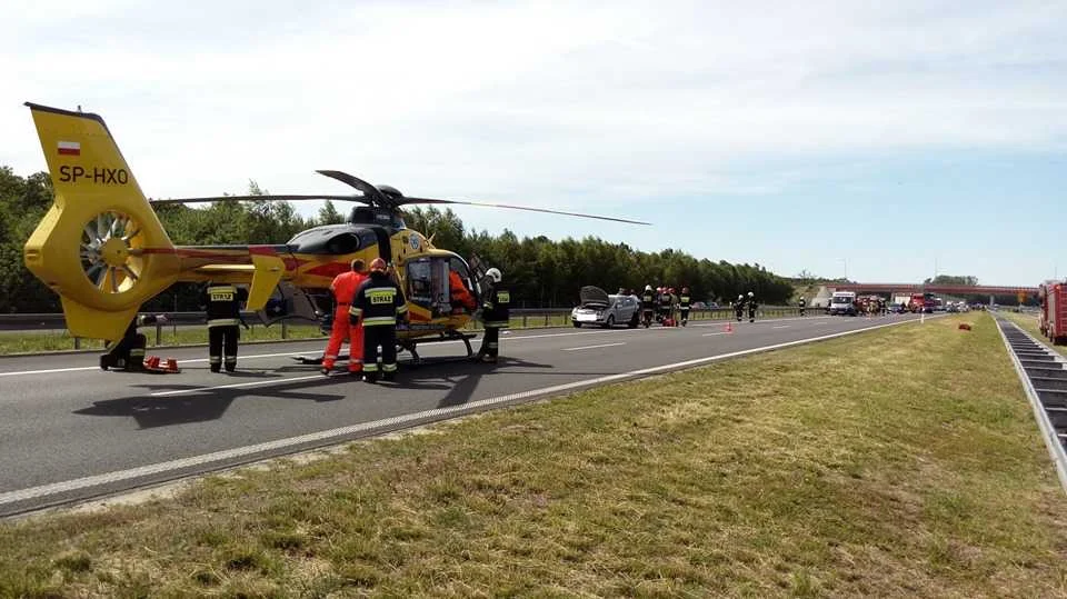Poważny wypadek na autostradzie A2 niedaleko Łodzi. Droga jest zablokowana w obu kierunkach! - Zdjęcie główne