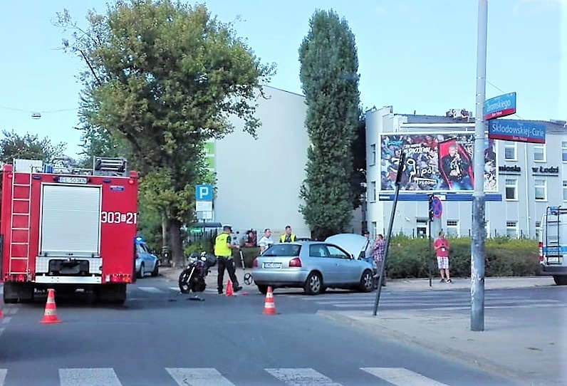 Kolizja w centrum Łodzi - apelujemy o ostrożną jazdę - Zdjęcie główne