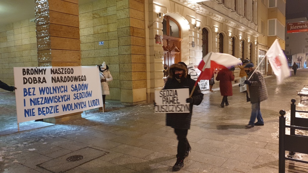 Łódź. Wieczorny protest na Piotrkowskiej [zdjęcia]  - Zdjęcie główne