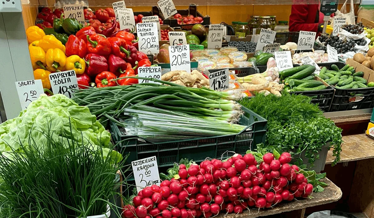 Ile w Łodzi zapłacimy za warzywa? Sprawdziliśmy ceny nowalijek na targowiskach [zdjęcia]  - Zdjęcie główne