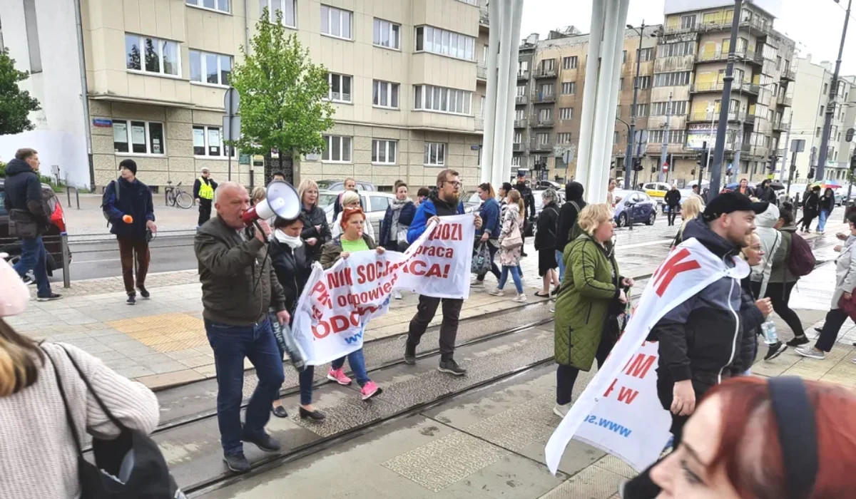 Strajk pracowników MOPS-u wraca do centrum Łodzi. Staną pojazdy MPK Łódź - Zdjęcie główne