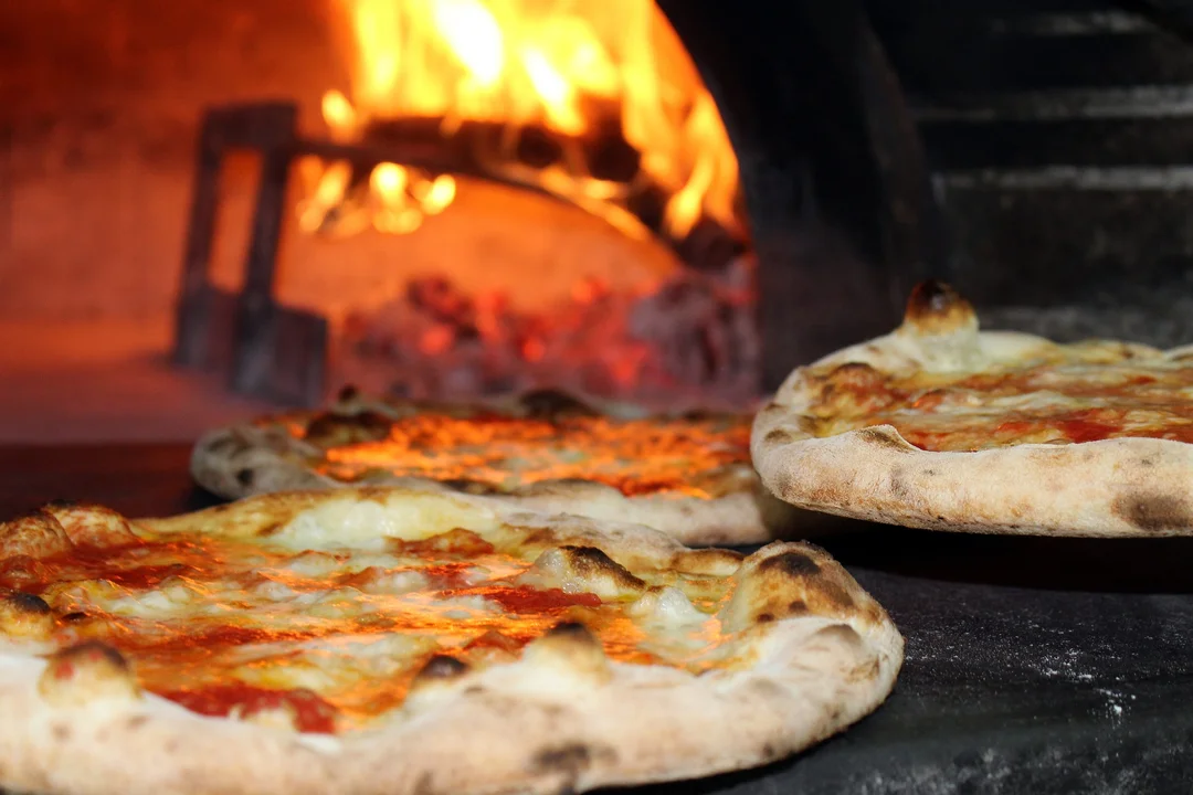 Włosi już ją docenili.  "Pizza perfetta" na wyciągnięcie ręki łodzian. Zobacz, który lokal musisz odwiedzić - Zdjęcie główne
