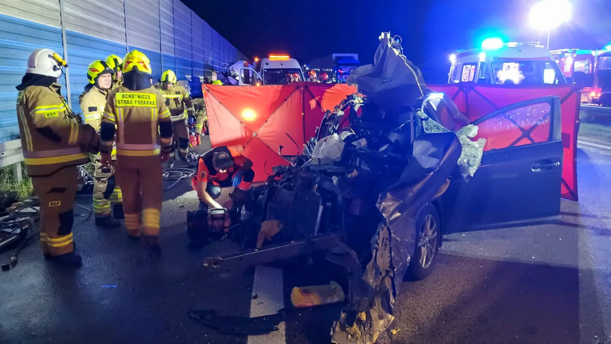 Karambol na autostradzie A2. Młody mężczyzna zginął na miejscu - Zdjęcie główne