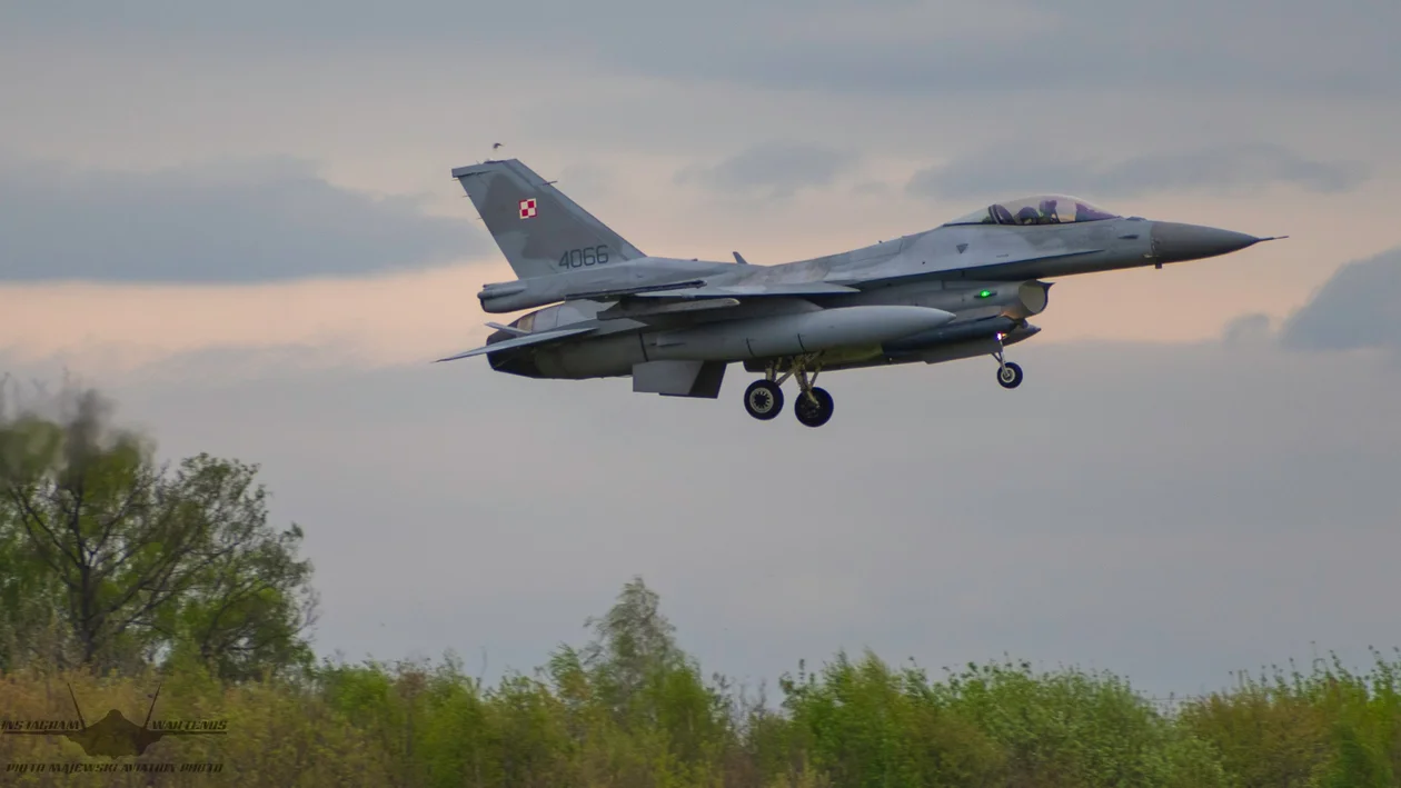 Wojskowe samoloty F-16 nad Łodzią. Lotnisko informuje - Zdjęcie główne