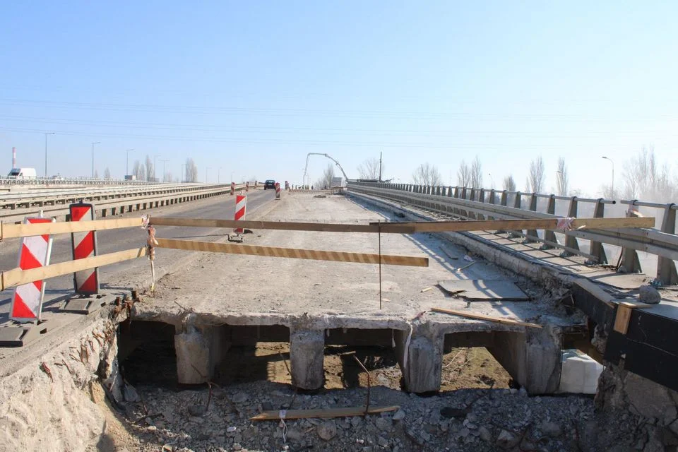 Częściowe zamknięcie wiaduktu na ul. Dąbrowskiego. Duże zmiany w organizacji ruchu  - Zdjęcie główne