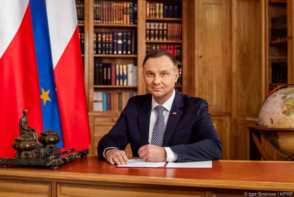 Prezydent Andrzej Duda podpisał ustawę dotyczącą głosowania korespondencyjnego w wyborach prezydenckich 2020 r. - Zdjęcie główne
