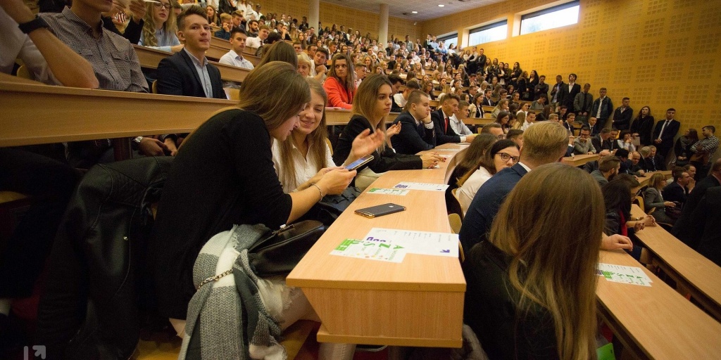 Uniwersytet Łódzki. 120 000 zł na zapomogi dla studentów - Zdjęcie główne