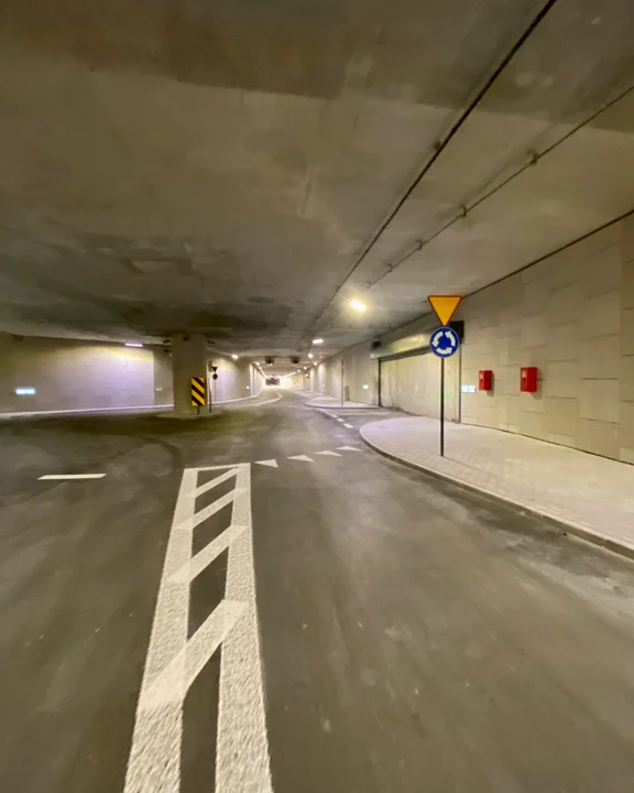 Podziemna ulica w Nowym Centrum Łodzi została oddana kierowcom  - Zdjęcie główne