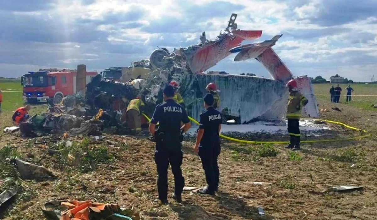 Wypadek samolotu pod Piotrkowem. Sprawę przejęła komisja lotnicza - Zdjęcie główne