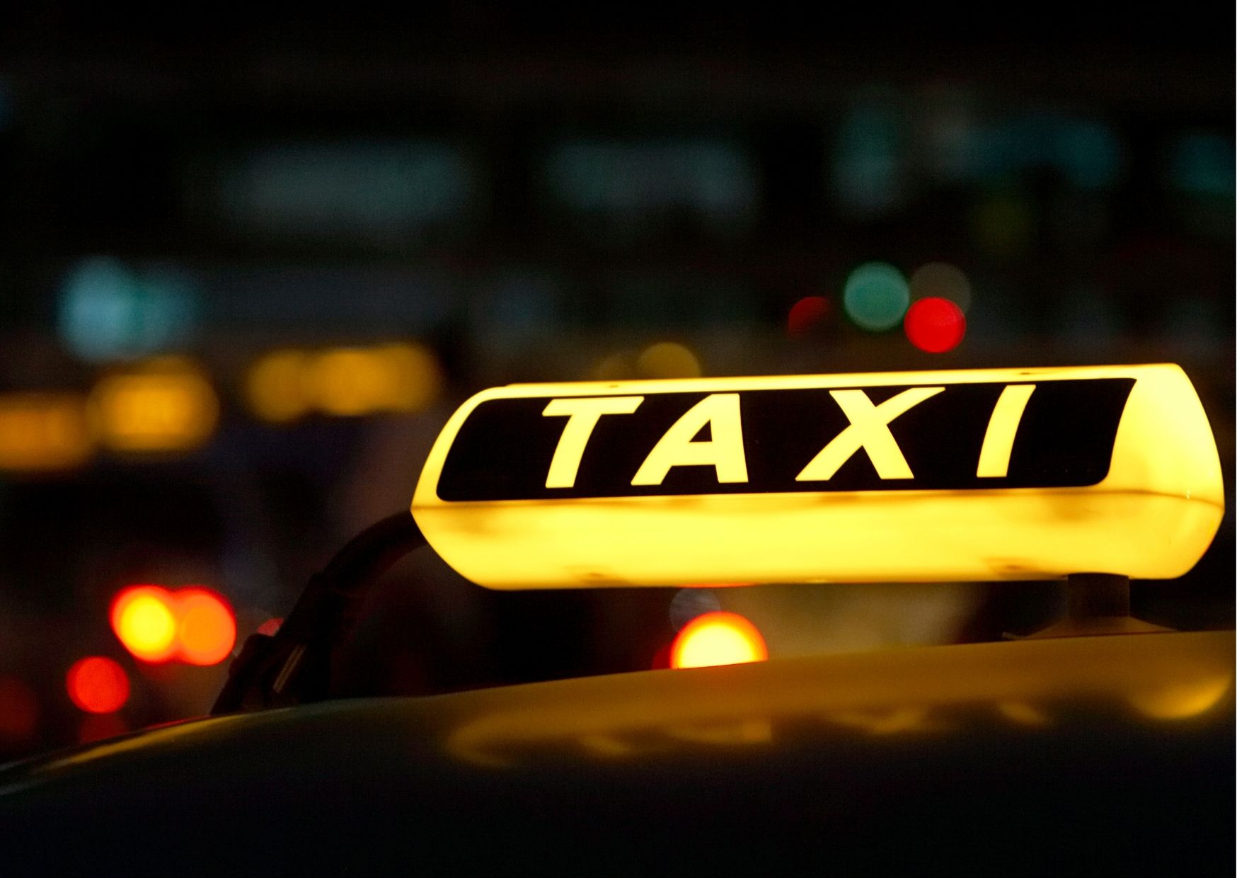Koluszki: Pijany pasażer taksówki. Nie chciał zapłacić za kurs, okłamał policję - Zdjęcie główne