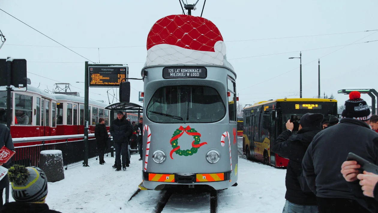 Mikołajowy tramwaj MPK Łódź wyrusza na ulice Łodzi. Kiedy i gdzie go zobaczymy? - Zdjęcie główne