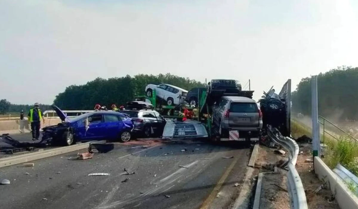 Wypadek śmiertelny na A1 w Łódzkiem. Zderzyły się laweta i samochody osobowe - Zdjęcie główne