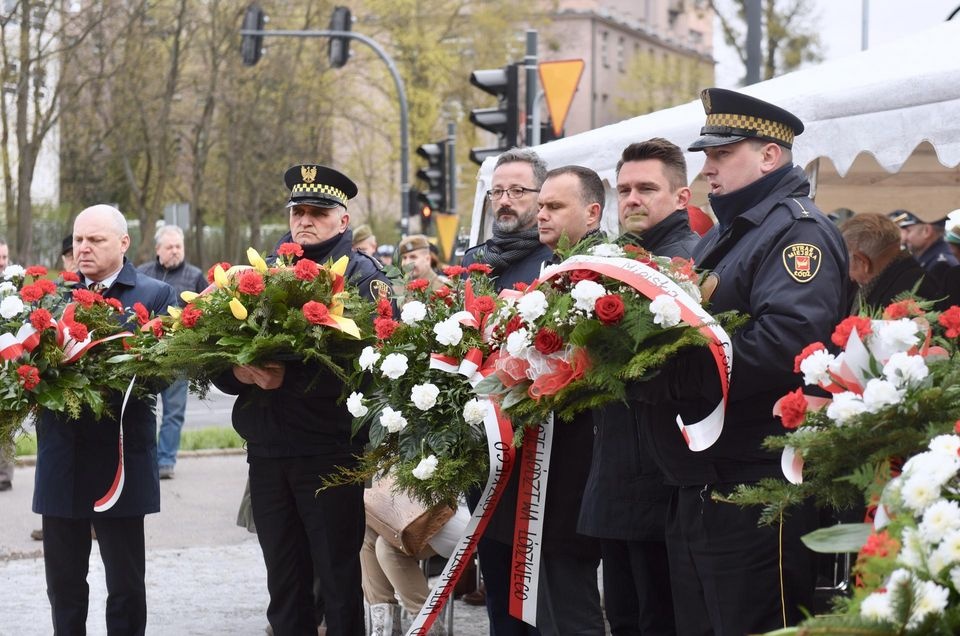 Łodzianie wciąż pamiętają o Zbrodni Katyńskiej - Zdjęcie główne