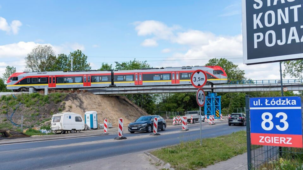 Od dziś utrudniony przejazd z Łodzi do Zgierza. Kolejny etap przebudowy wiaduktu kolejowego - Zdjęcie główne
