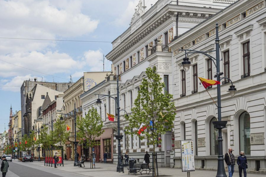 Najpopularniejsza ulica w Łodzi zmieni nazwę. To koniec pewnej epoki! - Zdjęcie główne