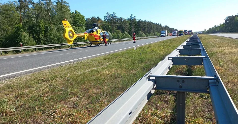 Tragiczny wypadek na autostradzie A2. Zginął 44-letni motocyklista [ZDJĘCIA] - Zdjęcie główne