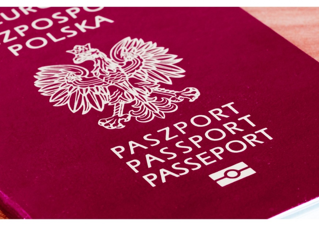 Paszport Łódź. Ile trwa wyrabianie paszportu w Łodzi? Jak wyrobić paszport w Łodzi? - Zdjęcie główne