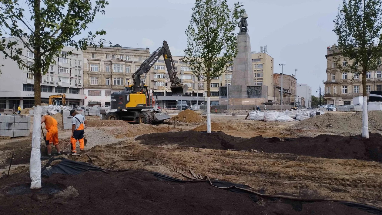 Plac Wolności, ul. Północna i park Staromiejski gotowe pod koniec roku. Czy to realny termin? [zdjęcia] - Zdjęcie główne