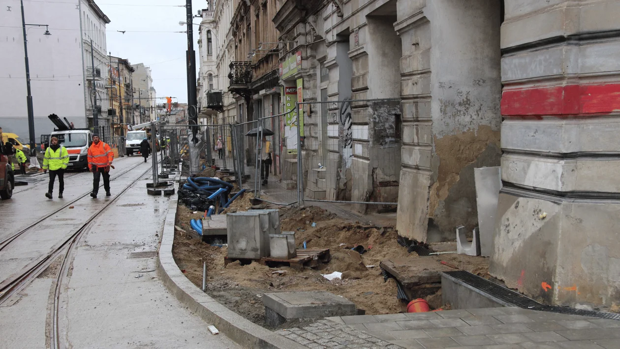 Na jakim etapie są prace przy remontowanej ulicy Legionów w Łodzi? Najnowsze wieści z placu budowy [ZDJĘCIA] - Zdjęcie główne
