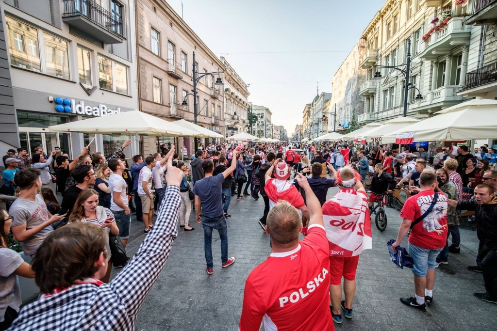 Piotrkowska Łódź. Łódź gotowa na EURO 2020. W Łodzi powstaje najdłuższa Strefa Kibica w Polsce! [zdjęcia | wideo] - Zdjęcie główne