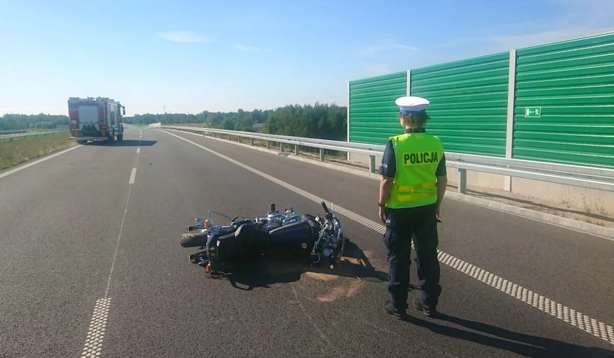 Tragiczny wypadek motocyklisty w Konstantynowie. Najechał na padłego lisa i stracił panowanie nad maszyną - Zdjęcie główne