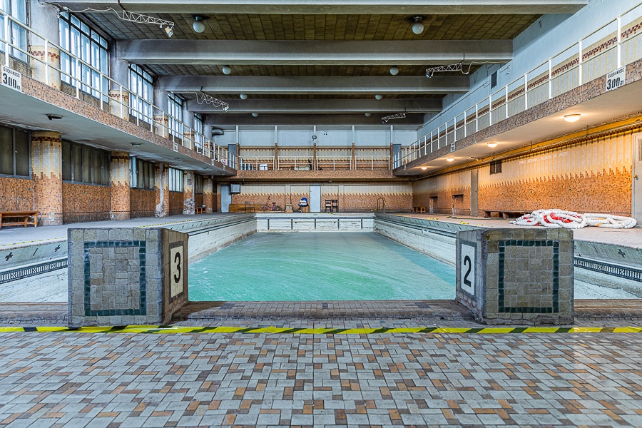 Pływalnia YMCA Łódź. Wnętrza nieczynnego basenu w gmachu przy ul. Moniuszki wciąż zachwycają [galeria] - Zdjęcie główne