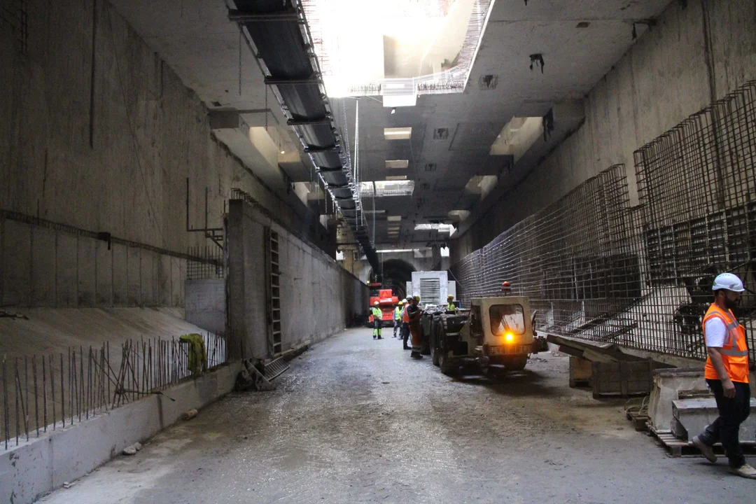 Budowa tunelu kolejowego pod Łodzią wstrzymana. Co się wydarzyło? PKP PLK wydały oświadczenie - Zdjęcie główne