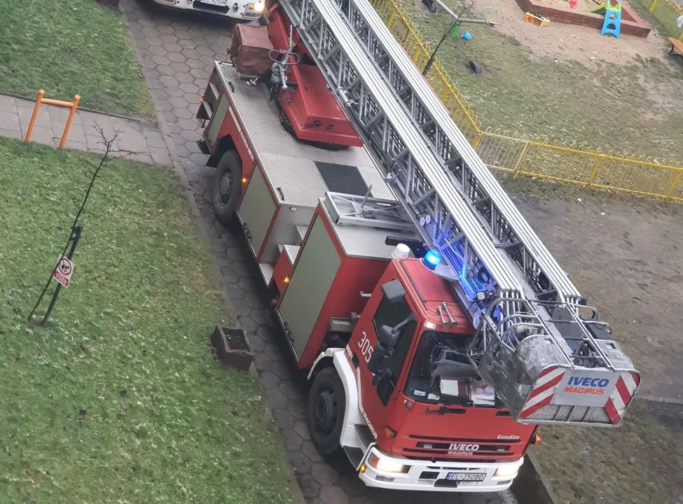 Tragiczny pożar na Górnej w Łodzi. Nie żyje mężczyzna [zdjęcia] - Zdjęcie główne