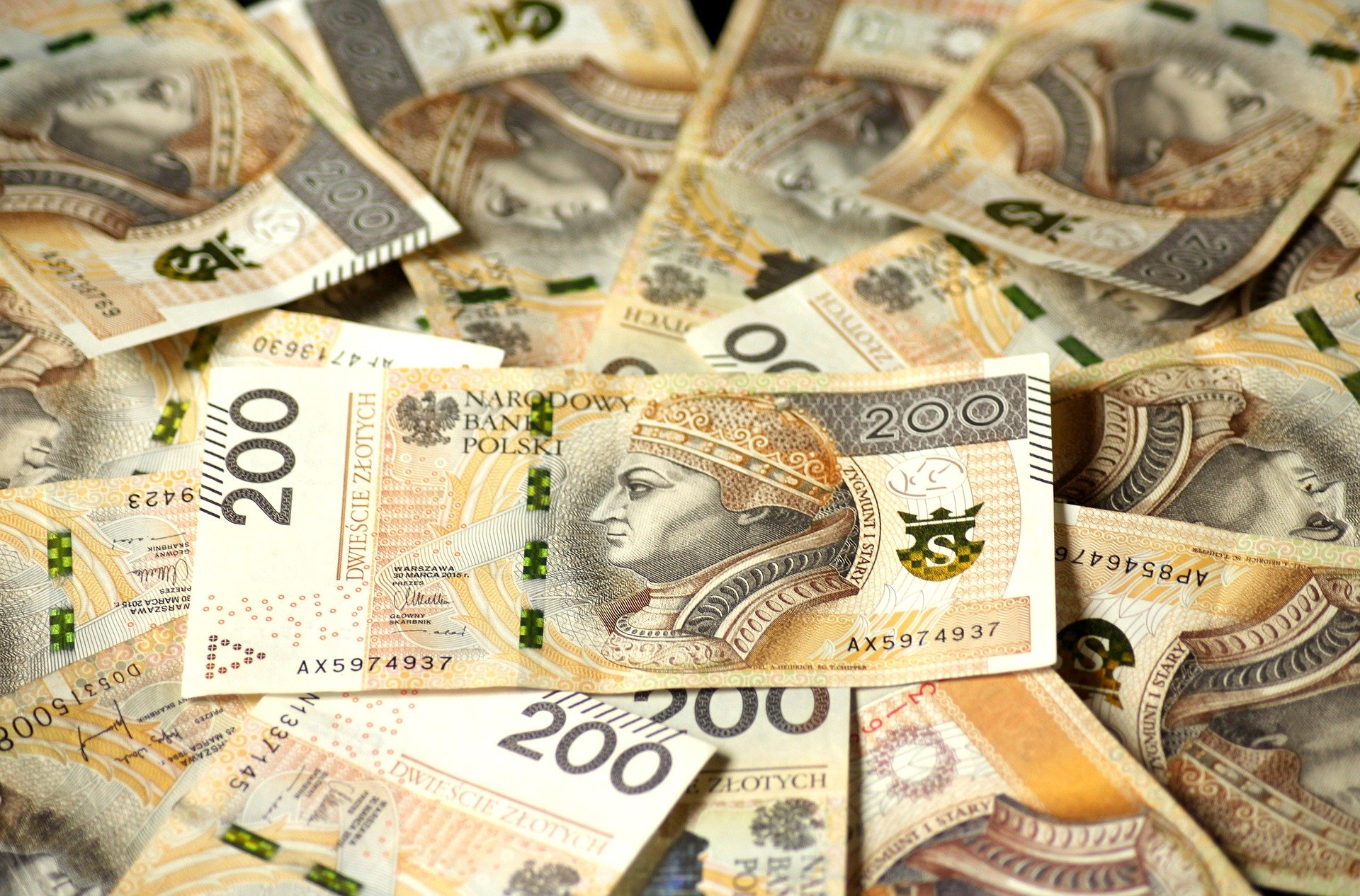 Czy banknot 1000 zł pojawi się w Polsce? „To zupełnie niepotrzebne” - Zdjęcie główne