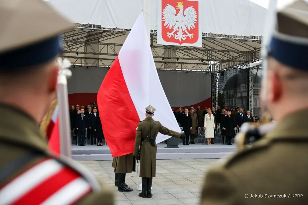 Czy Polacy są patriotami? 42 procent nie darzy własnego narodu sympatią - Zdjęcie główne