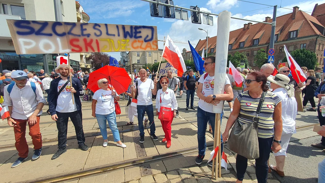 Mieszkańcy powiatu zgierskiego jadą do Warszawy na Marsz Miliona Serc - Zdjęcie główne