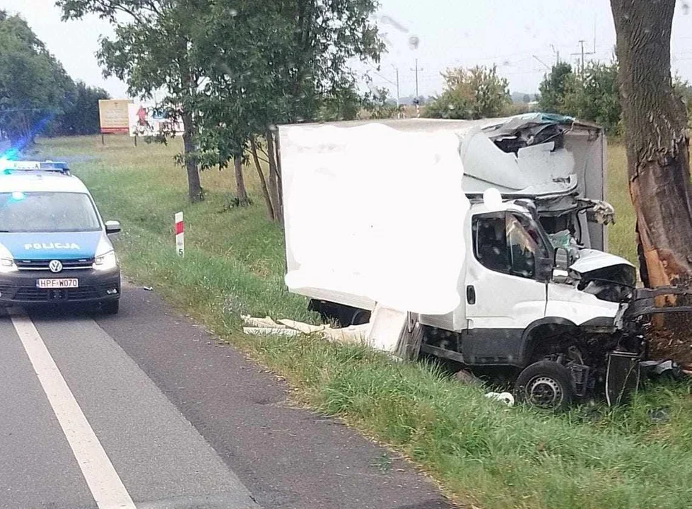 Wypadek pod Ozorkowem. Jest ofiara śmiertelna - Zdjęcie główne