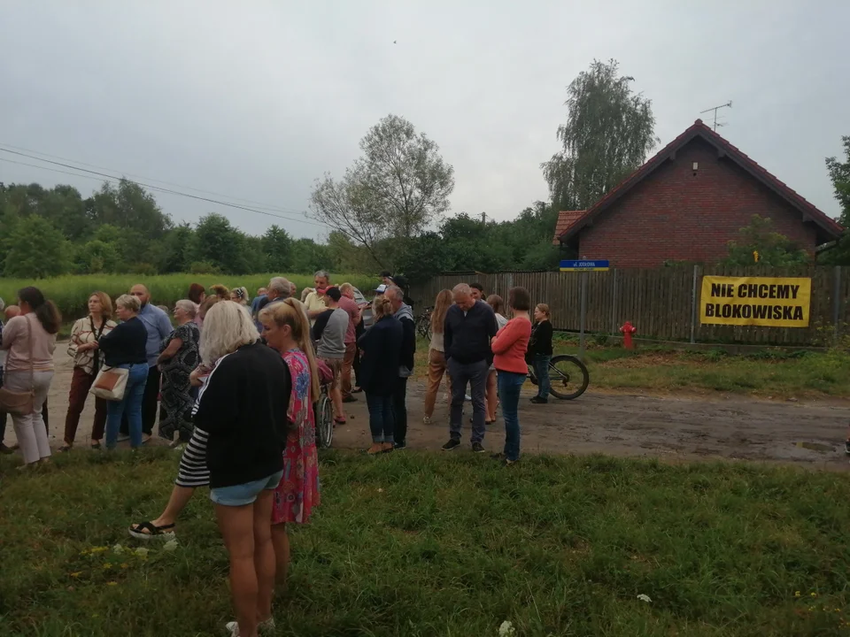 Protest mieszkańców Krzywia-Chełmów w Zgierzu. Czy powstanie osiedle bloków? - Zdjęcie główne