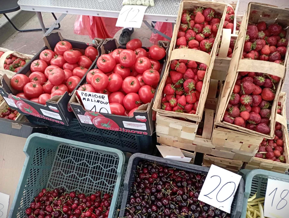 Truskawki, maliny, czereśnie. Sprawdzamy ceny świeżych owoców w Łodzi - Zdjęcie główne